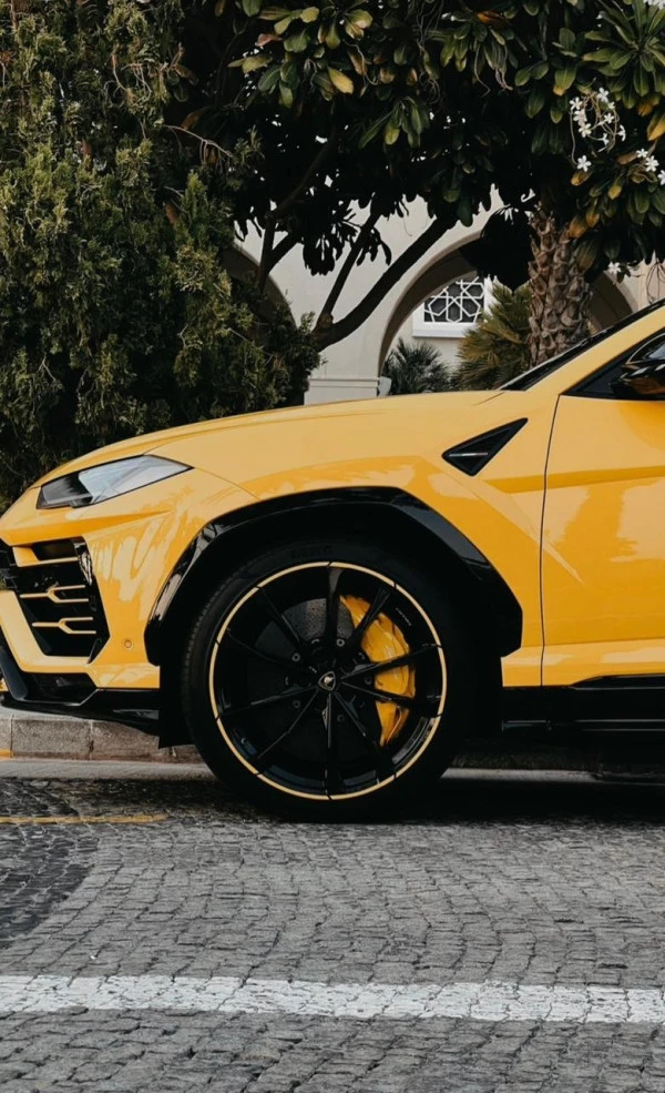  Gelb Lamborghini Urus Photo 3