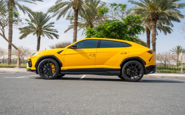  Gelb Lamborghini Urus Photo 3