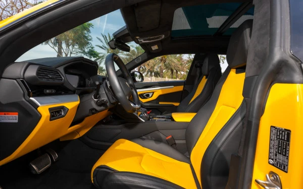  Gelb Lamborghini Urus Photo 8