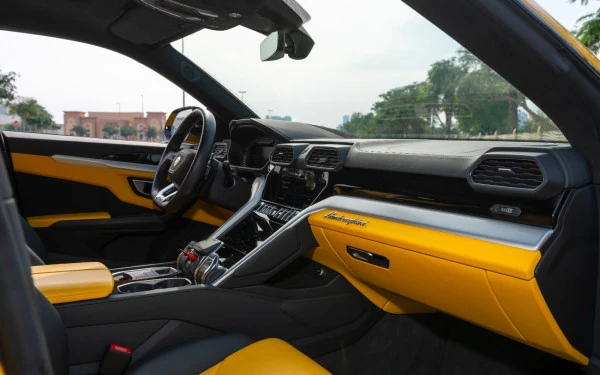  Gelb Lamborghini Urus Photo 9
