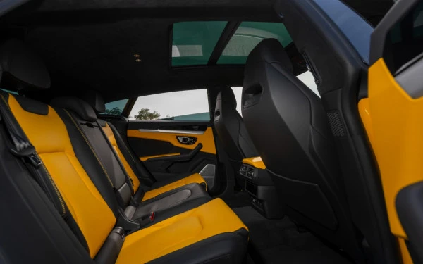  Gelb Lamborghini Urus Photo 18